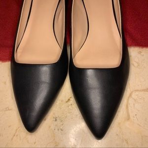 Black pumps low heel 9.5